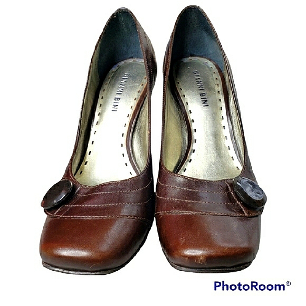 Gianni Bini Leather Square Toe Kitten Heel Pump 8  Chocolate Retro Button Stitch